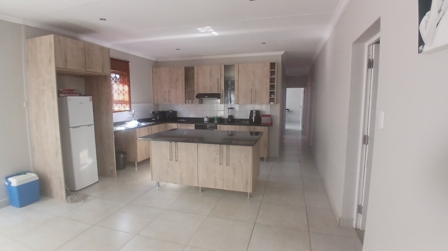 4 Bedroom Property for Sale in Heidedal Free State